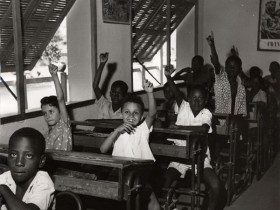 Classe du Niger, par la photographe Dominique Darbois - Tirage argentique