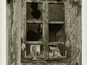La fenêtre, par Gyula Zarand - Tirage argentique noir et blanc