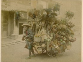 Marchand ambulant japonais - Tirage albuminé rehaussé à l'aquarelle