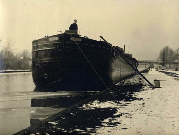 Une péniche en hiver - Tirage argentique - Photo Memory