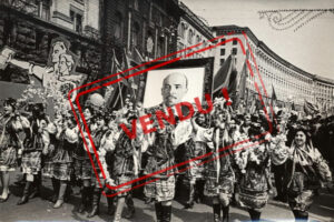 Propagande soviétique : Lénine célébré par le peuple en URSS - Tirage vintage