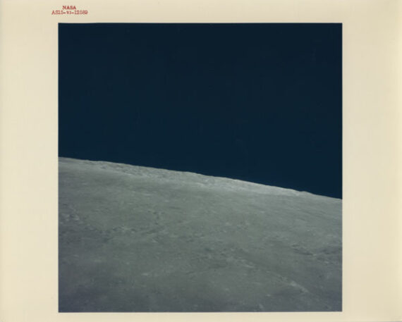 Entre Lune et espace - Mission Apollo 15 - Tirage vintage Nasa - Numéro de série AS15-93-12589