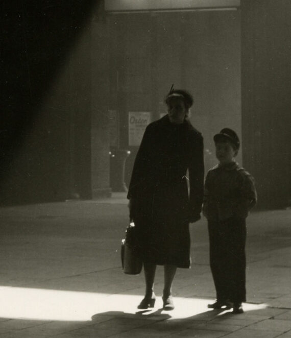 L'attente, dans un rai de lumière – Image 3