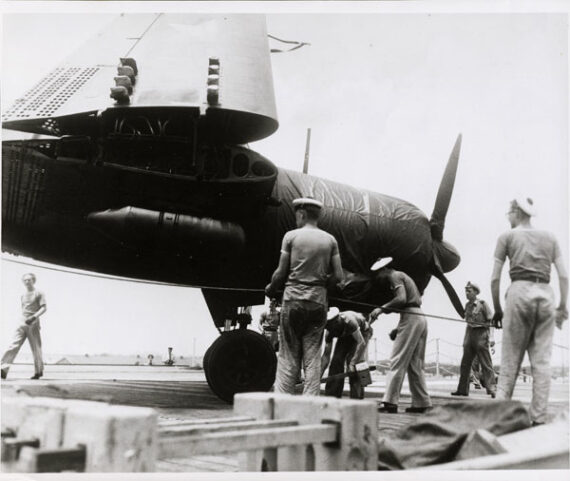 Curtiss SB2C-5 Helldiver de l'aéronavale - Tirage argentique