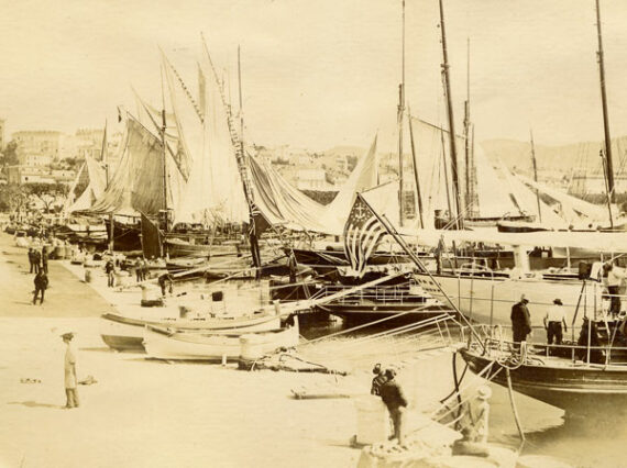 Yachts et thoniers dans le port de Cannes autrefois - 1892 - Tirage albuminé