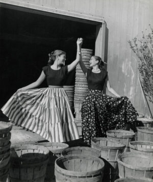 Joie de vivre au féminin - Photographe Fritz Henle - Tirage argentique d'époque - Photo Memory