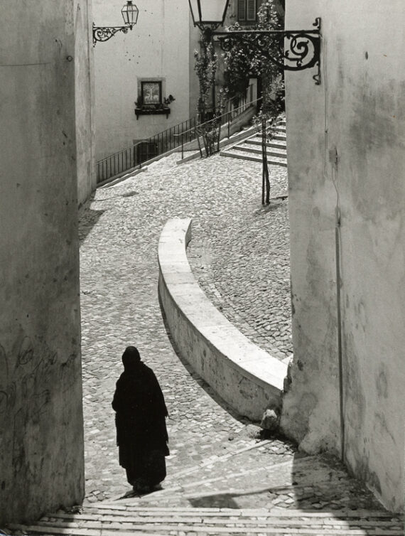 Au coeur de l'Alfama, à Lisbonne - Tirage argentique vintage - Papier Adox