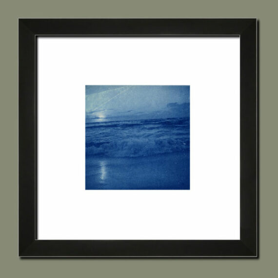 Coucher de soleil sur la vague bleue - Tirage cyanotype - Encradement