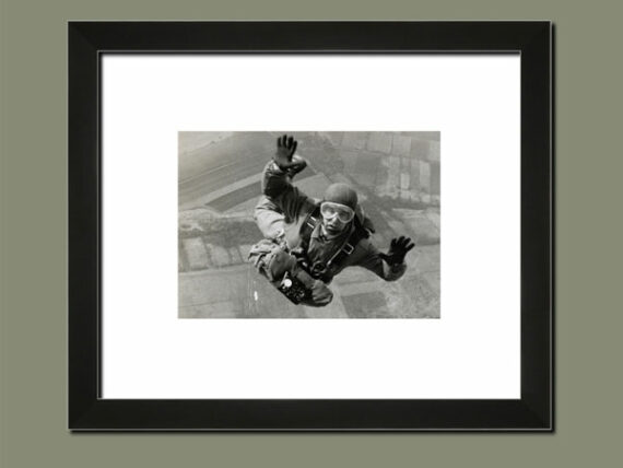 Le parachutiste, portrait fugace - Photographie de parachutisme - Suggestion d'encadrement