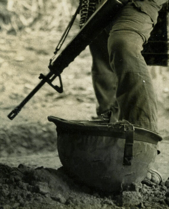 Jeune soldat pendant la guerre du Cambodge, par Eliane Kugler - Détail de la photo