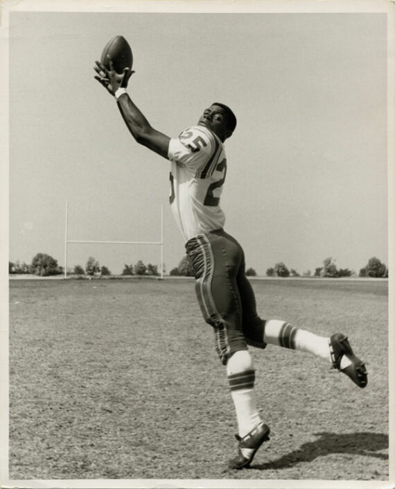 Football américain : joueur Bob Mays en action arrêtée - Tirage vintage - Photo Memory