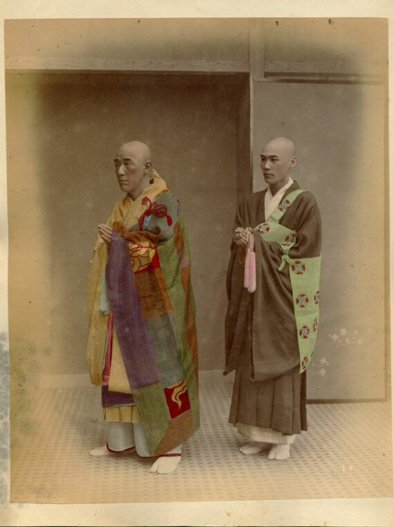 Moines bouddhistes japonais, par Kusakabe Kimbei - Montage carton