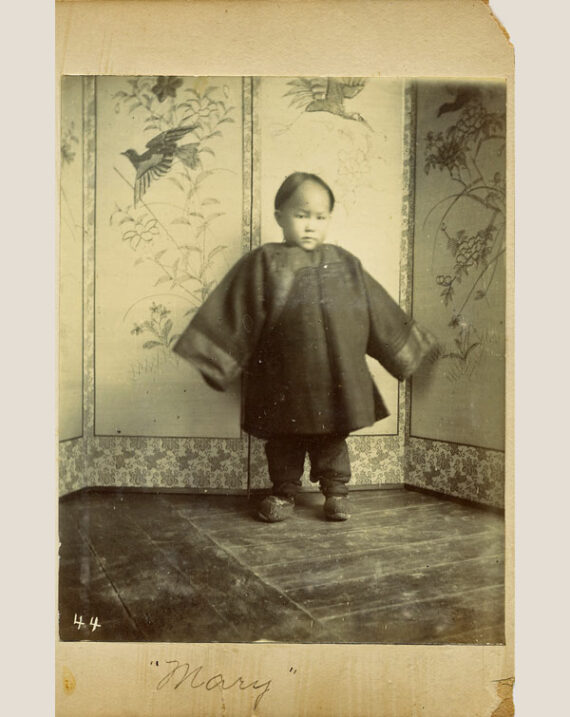 Mary, petite enfant chinoise - Aristotype au collodion - Montage sur carton