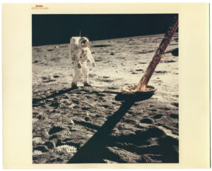 Edwin Buzz Aldrin au pied du module lunaire - Apollo XI - Tirage vintage NASA - Photo Memory