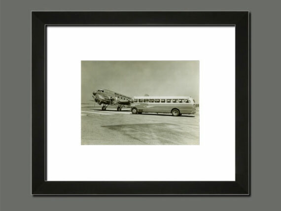 DC-3 Mercury Airlines et bus Trailways Bus - Suggestion d'encadrement