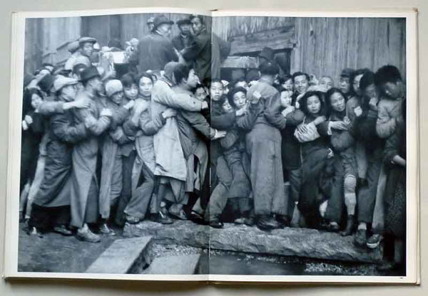 Images à la sauvette, par Henri Cartier-Bresson - Photo du livre