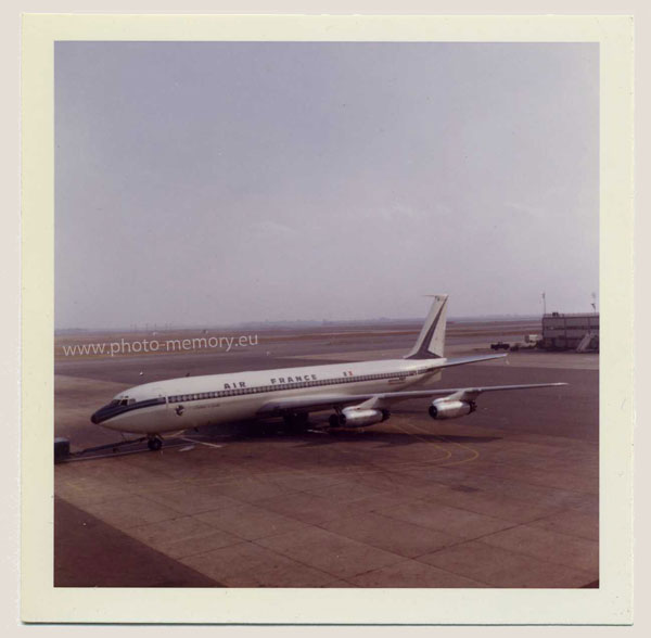 Boeing 707-328 Air France - Le F-BHSK, baptisé Château de Vizille à JFK (New York) - Tirage kodachrome - 1962