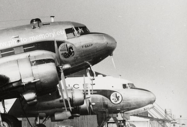 Douglas DC-3 F-BAXP et DC-4 Air France - Gros plan