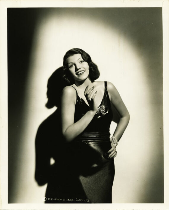 Rita Hayworth jeune, par Irving Lippman - Photo still - Tirage argentique | PHOTO MEMORY