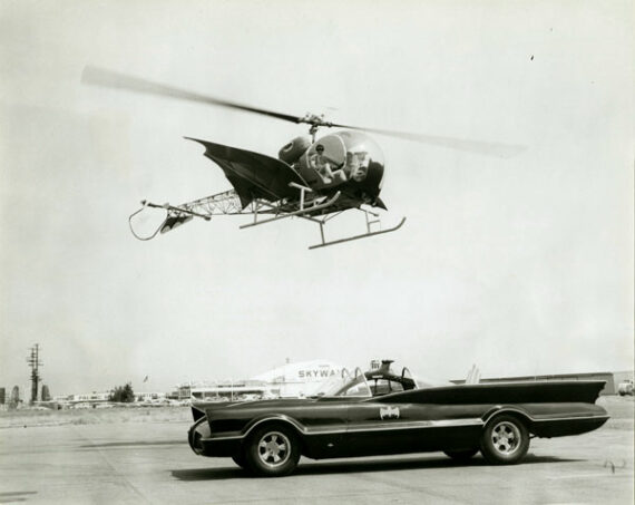 Batcopter et Batmobile de Batman - Photographie vintage | PHOTO MEMORY