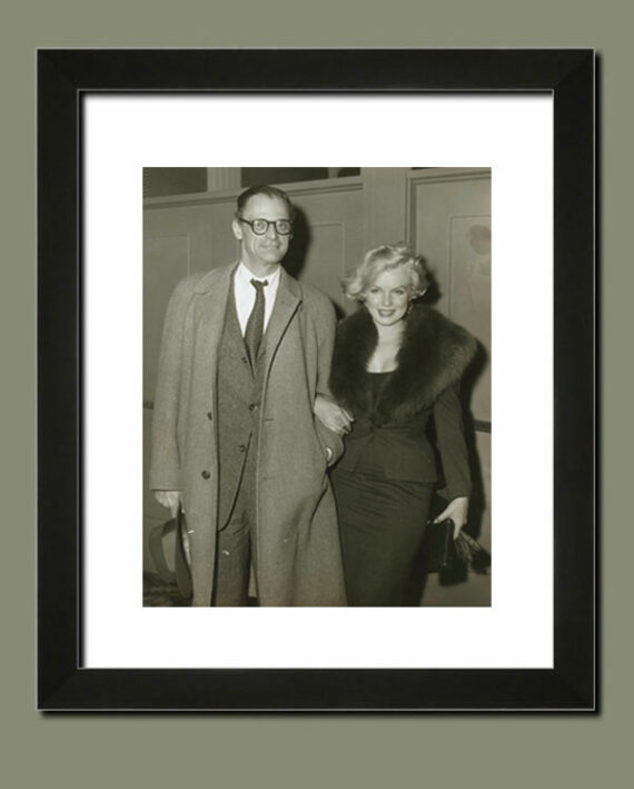 Marilyn Monroe et Arthur Miller, tirage argentique vintage de 1959 - Suggestion d'encadrement | PHOTO MEMORY