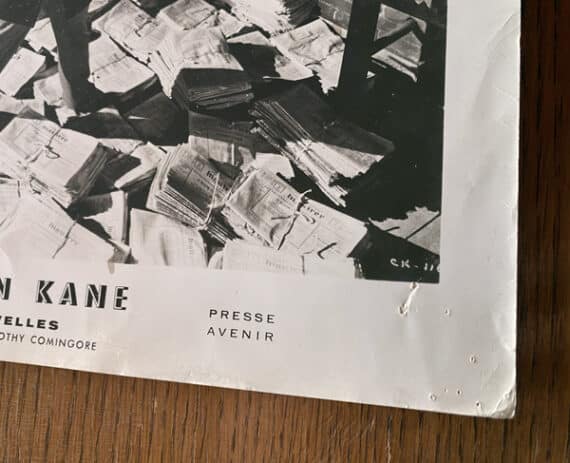 Citizen Kane, la fameuse photo d'Orson Welles sur les journaux - Détail du coin inférieur droit de l'épreuve