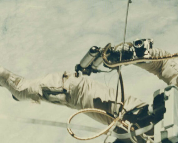 Gemini 4 : Ed White en sortie spatiale - Tirage vintage NASA - Détail | PHOTO MEMORY