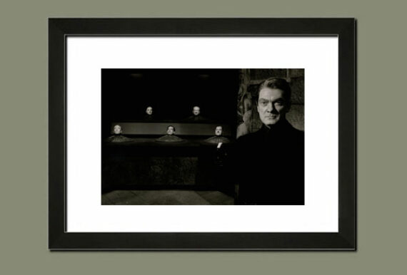 Fantomas : portrait de Jean Marais par le photographe Roger Corbeau - Tirage encadré (suggestion) | PHOTO MEMORY