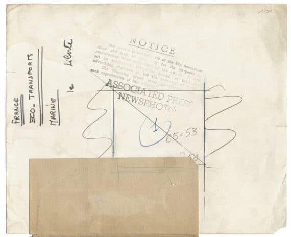 Paquebot Liberté à son arrivée à New York, en 1950 - Timbre humide et mentions manuscrites au dos du tirage.