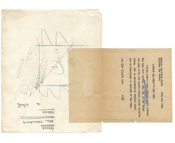 Paquebot Liberté à son arrivée à New York, en 1950 - Dos du tirage d'époque noir et blanc