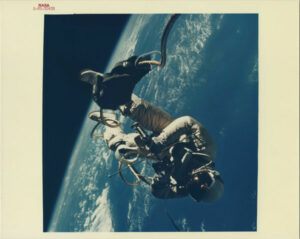 Gemini 4 : Ed White dans l'espace - Photo vintage NASA | PHOOT MEMORY