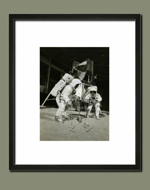 Neil Armstrong et Buzz Aldrin s'entraînent pour la mission Apollo 11 - Suggestion d'encadrement | PHOTO MEMORY
