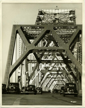 Chassés-croisés sur le Oakland Bay Bridge par Gabriel Moulin - Tirage argentique vintage | PHOTO MEMORY