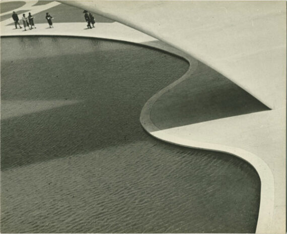Photographie d'architecture : vue géométrique sur la Foire internationale de New York, en 1936 - Tirage argentique vintage
