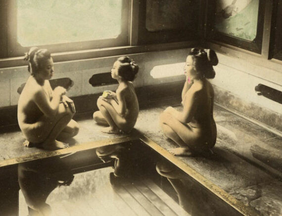 Bathing Room, le moment du bain par Kusakabe Kimbei - Détail du tirage.
