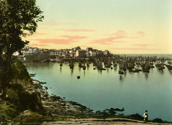 Photochrome 9751. P.Z. - Douarnenez. Le port.