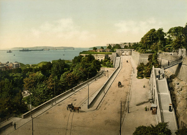 Photochrome 9759. P.Z. - Brest. La rade prise du cours d'Ajot.