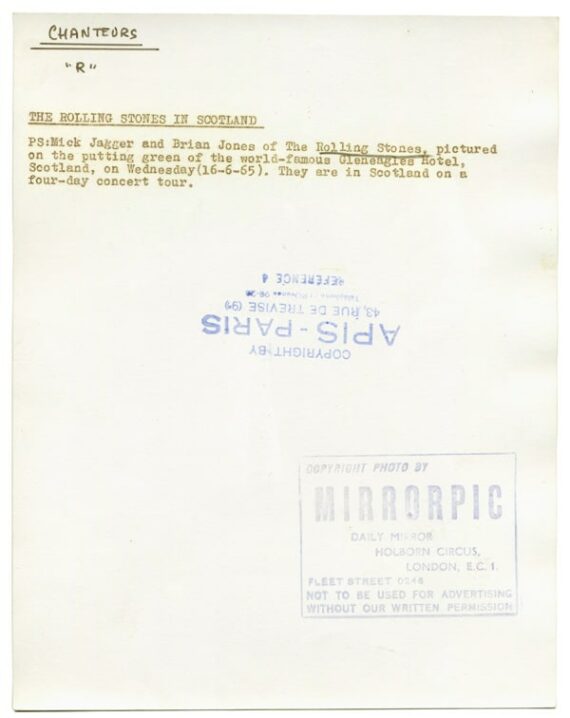 Les Rolling Stones golfeurs au Gleneagles Hotel, 1965 - Tirage d'époque, légende et timbres humides au dos