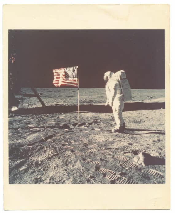 Apollo 11 : Buzz Aldrin pose sur la Lune - Tirage vintage de la NASA - Nasa AS11-40-5875 - Photo Memory