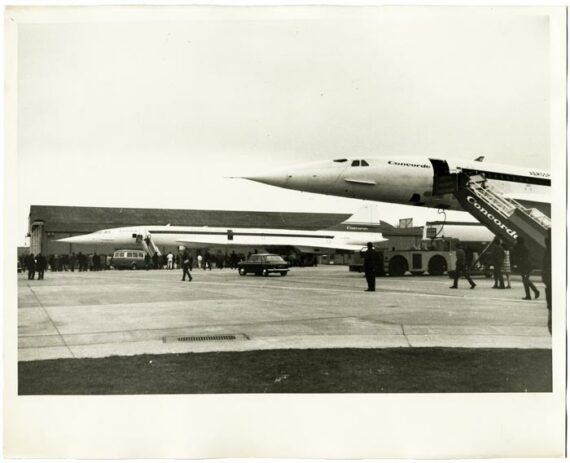Concorde G-BSST et G-AXDN sur le tarmac de Fairford - Tirage argentique d'époque - Photo Memory