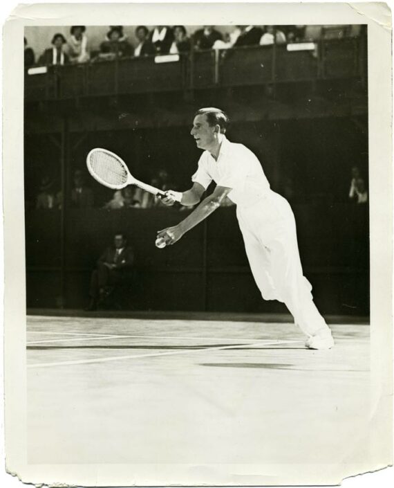 Tennis : Fred Perry en Coupe Davis - Photographie d'époque - Photo Memory