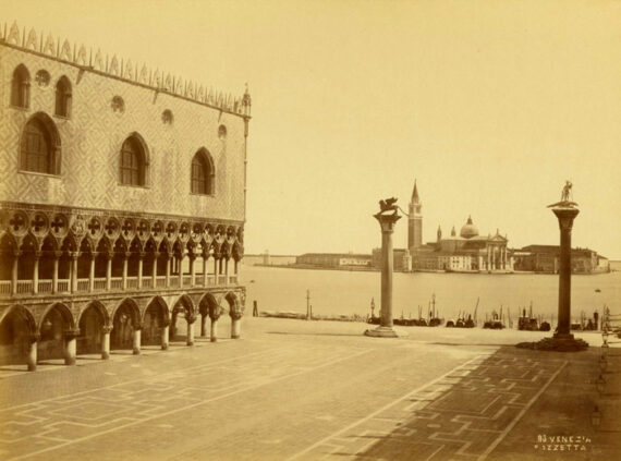 Place Saint-Marc vide de monde, Venise insolite - Tirage albuminé fin XIXe - Photo Memory