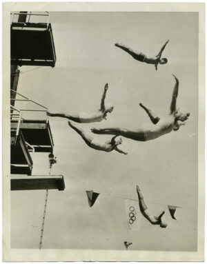 Le plongeon olympique ou l'esthétique des corps dans les années 30 - Tirage argentique d'époque, 1937 - Photo Memory