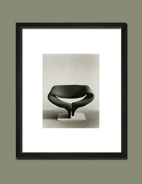 Le fauteuil Ribbon Chair F582 de Pierre Paulin - Tirage vintage 1966 - Suggestion de présentation