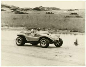 Le buggy Meyers Manx de Steve McQueen, dans l'Affaire Thomas Crown - Tirage argentique vintage - Photo Memory