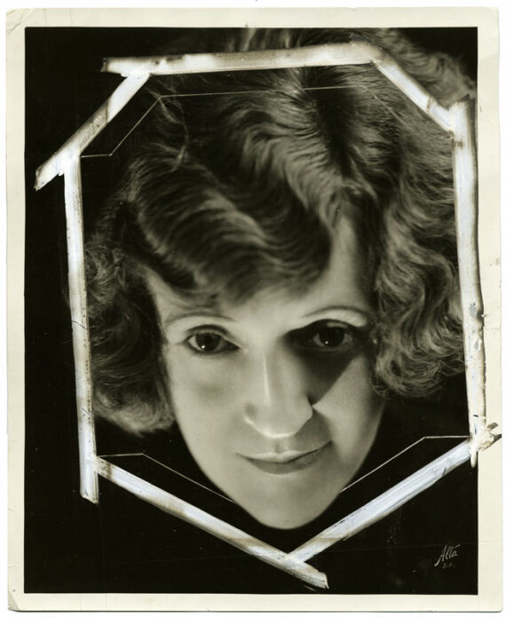 La tête en heptagone, photographie de presse retouchée - Portrait de Grace Anderson Michie, 1929 - Photo Memory
