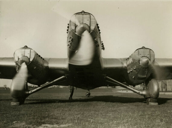 Couzinet 71 Arc-en-ciel, l'avion piloté par Jean Mermoz, 1934 - Photo Memory