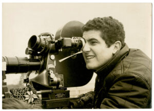 Claude Lelouch et sa Cameflex, tournage de Un homme et une femme, 1965 - Tirage argentique vintage - Photo Memory