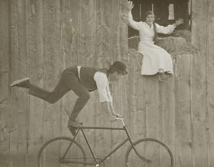 Paul Newman, cycliste acrobate dans Butch Cassidy et le Kid - Tirage argentique d'époque - Détail