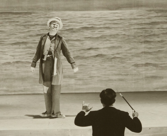 Chaplin dans la peau du clown Calvero, scène des Feux de la rampe - Détail de la photographie de plateau, 1952